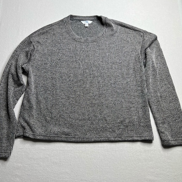 Time and‎ Tru Gray Womens Knit Sweater Top Long Sleeve Crop Size Medium - Picture 1 of 9